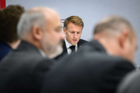 Frankreich, Interministerielle Krisensitzung im Élysée-Palast in Paris