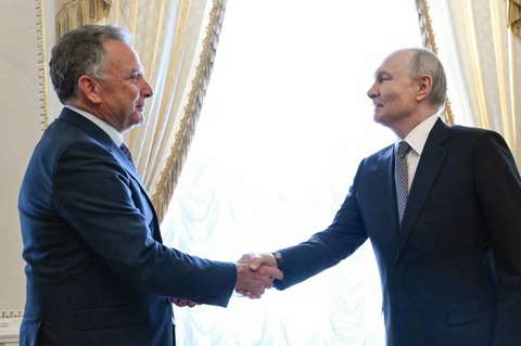 Russia: Steve Witkoff meets Vladimir Putin in St Petersburg